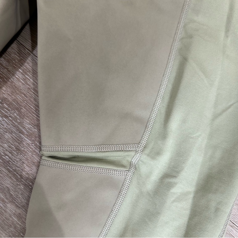 Kerrits Equestrian Riding Breeches Medium - Picture 6 of 8